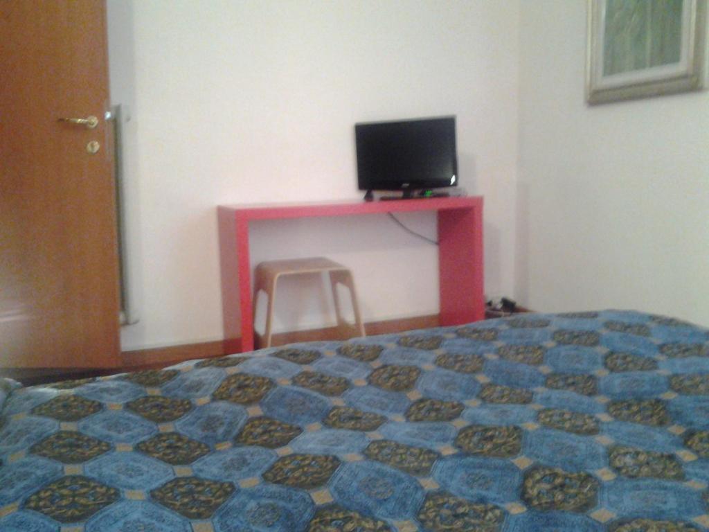 Single Room Private External Bathroom,51162178:JPEG